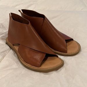 BORN tan leather ankle sandals